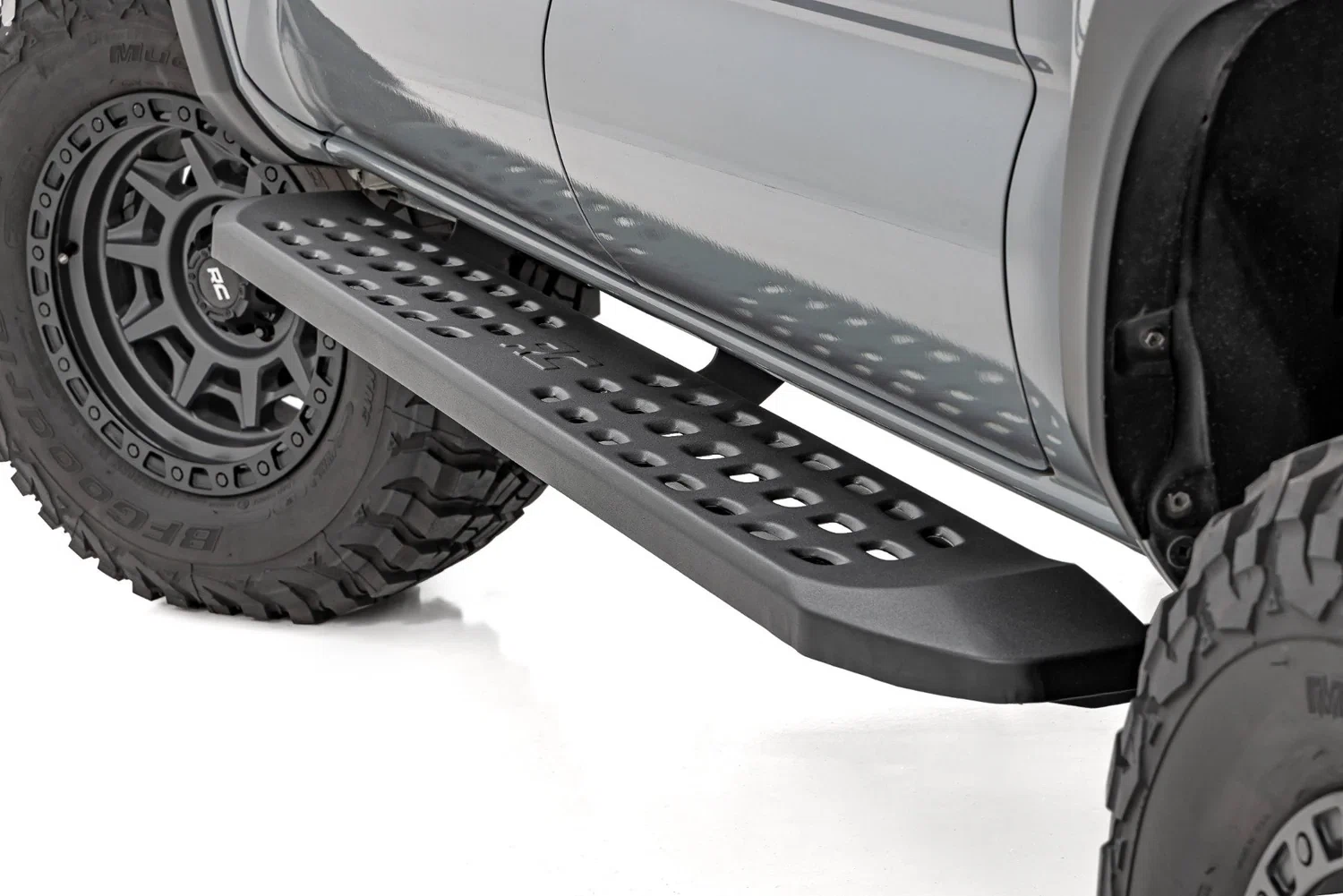 RPT2 Running Board - Double Cab - Black - Toyota Tacoma 2WD_4WD (2016-